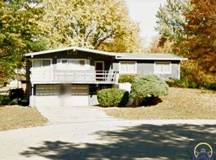 2301 SW Fairlawn Ct, Topeka, KS 66614