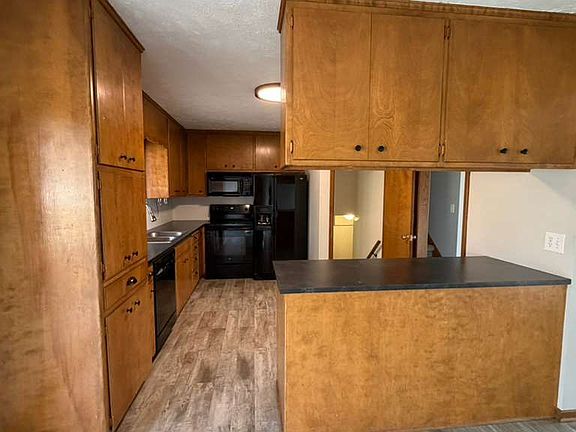5th image of 2530 Marilynn Ave