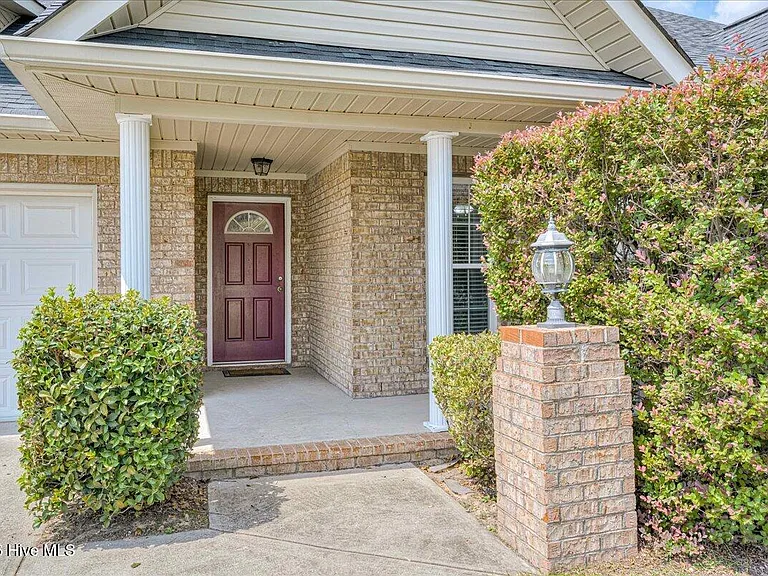 4552 Logans Way — Photo 2