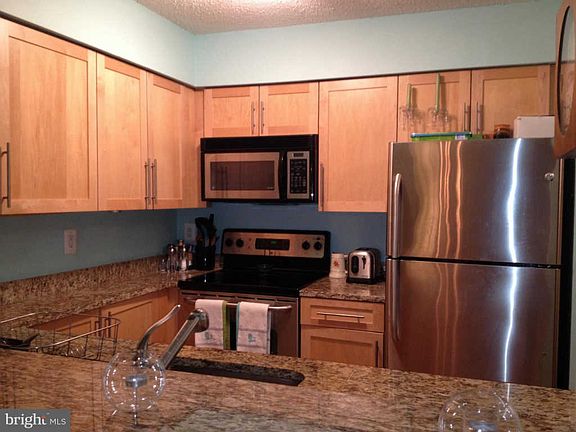 2nd image of 10101 Grosvenor Pl APT 708