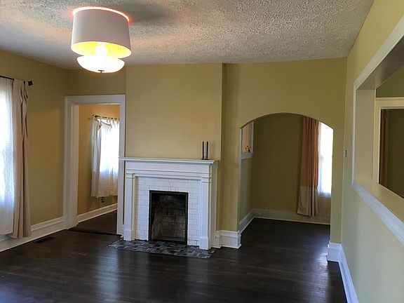 3rd image of 114 Venice Park