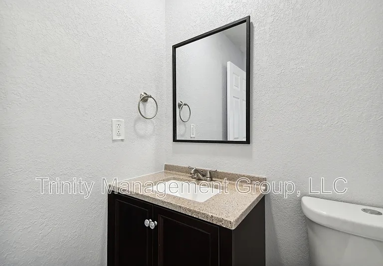 1051 Dogwood Dr #1 — Photo 7