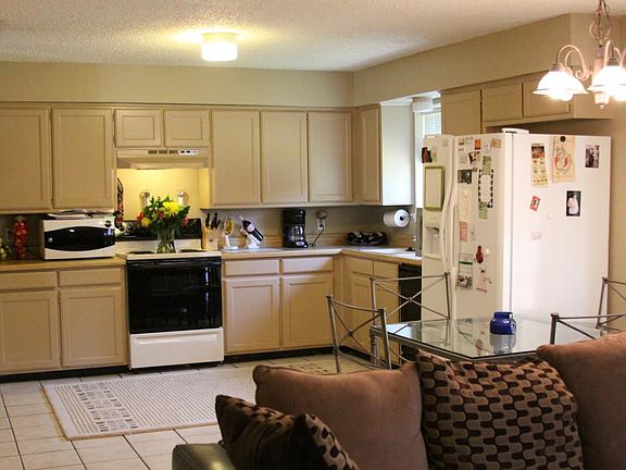 3rd image of 4312 Willow Crest Dr