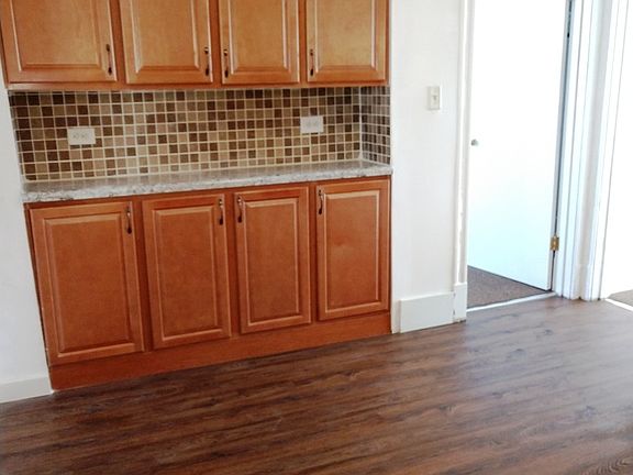 3rd image of 10706 S Ewing Ave