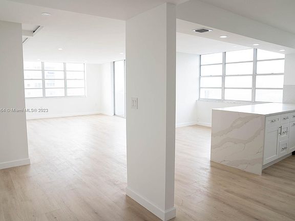 5th image of 2780 NE 183rd St APT 702