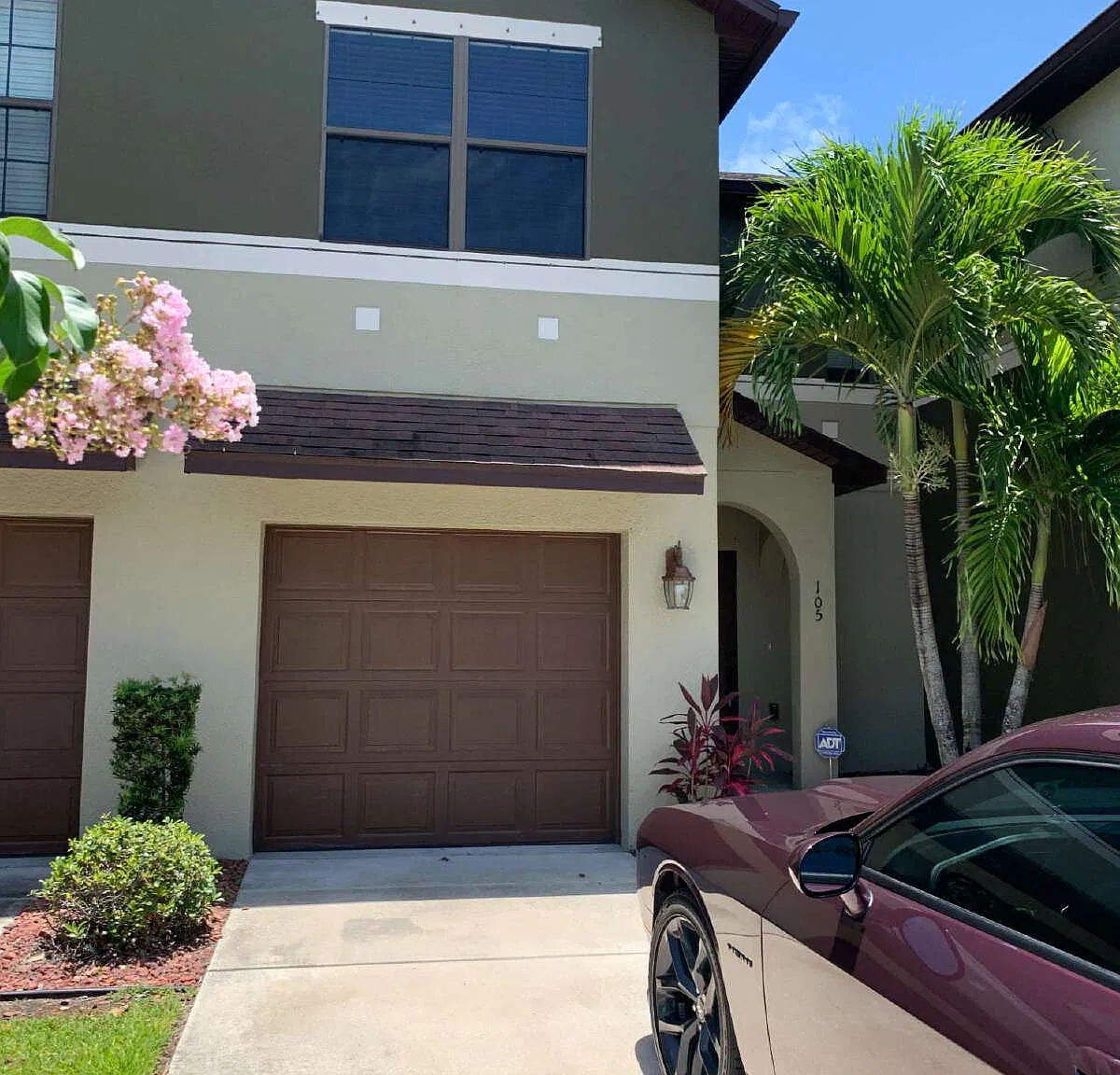 3 bed, 2.5 bath, 1495 sqft, $2,300 — Photo 1