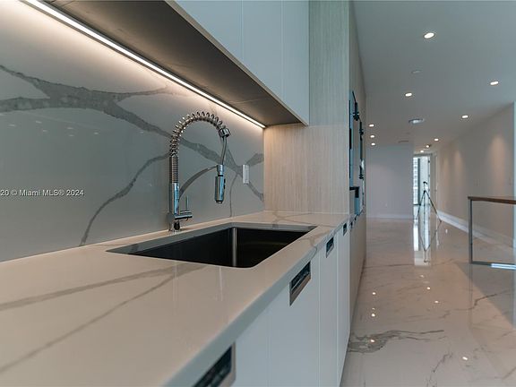5th image of 15701 Collins Ave Unit 1002