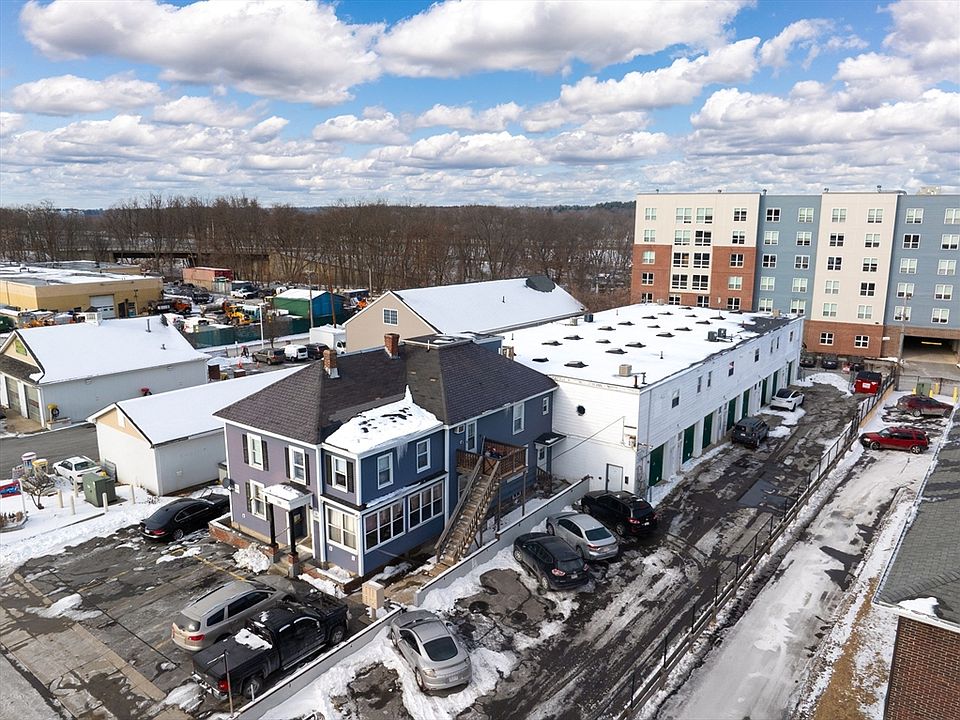 2nd image of 1311 Middlesex St