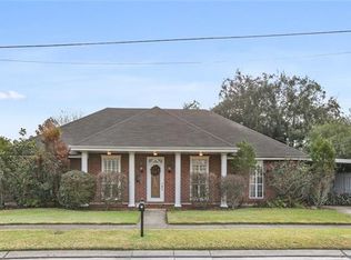 2001 Pelitere Dr, Chalmette, LA 70043