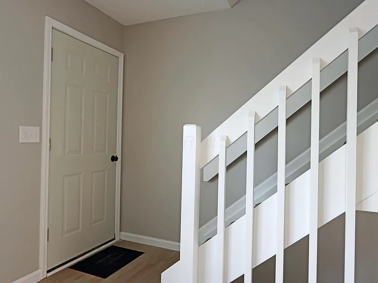 1686 Jupiter Ave — Photo 2