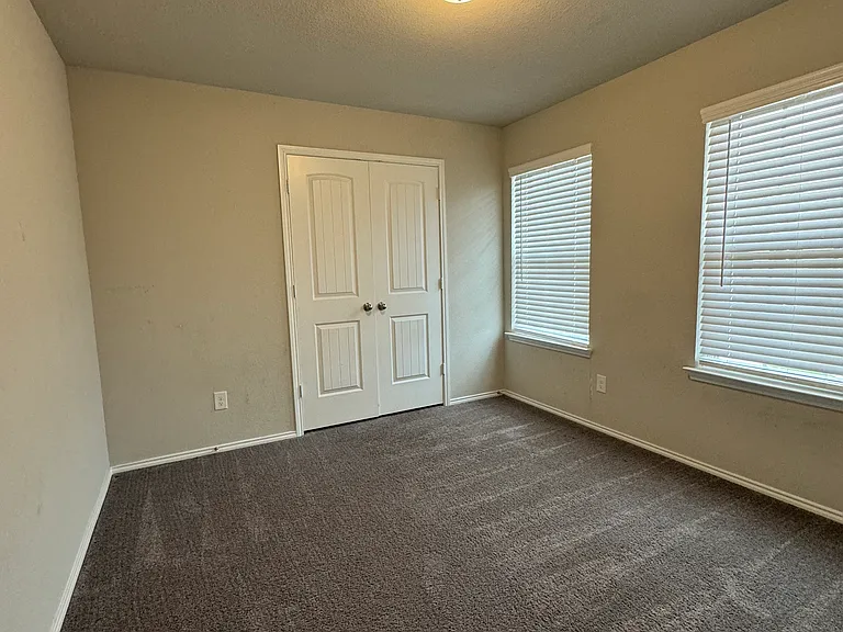 6033 Seguin Ct — Photo 15