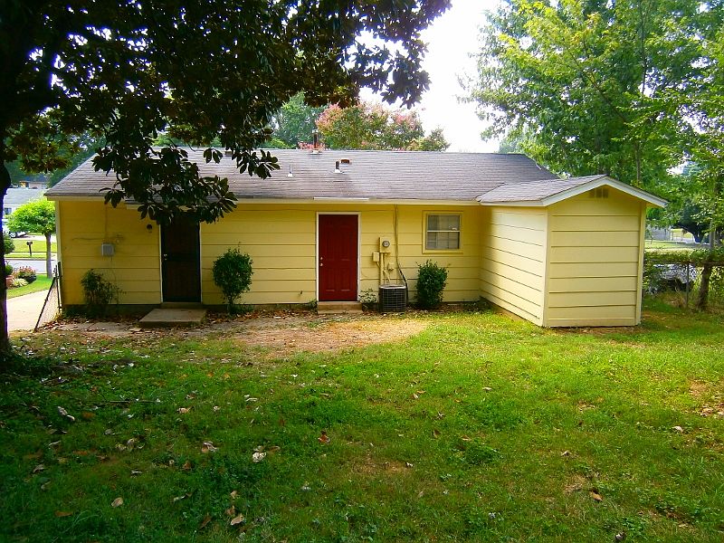 1st image of 3768 Ashburn Ave