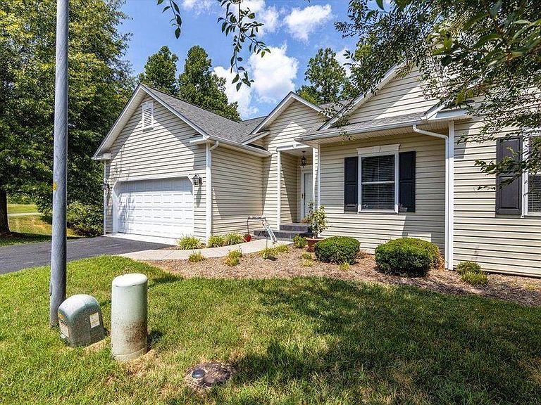31 Fairway Oaks Dr Hardy, VA, 24101 Apartments for Rent Zillow