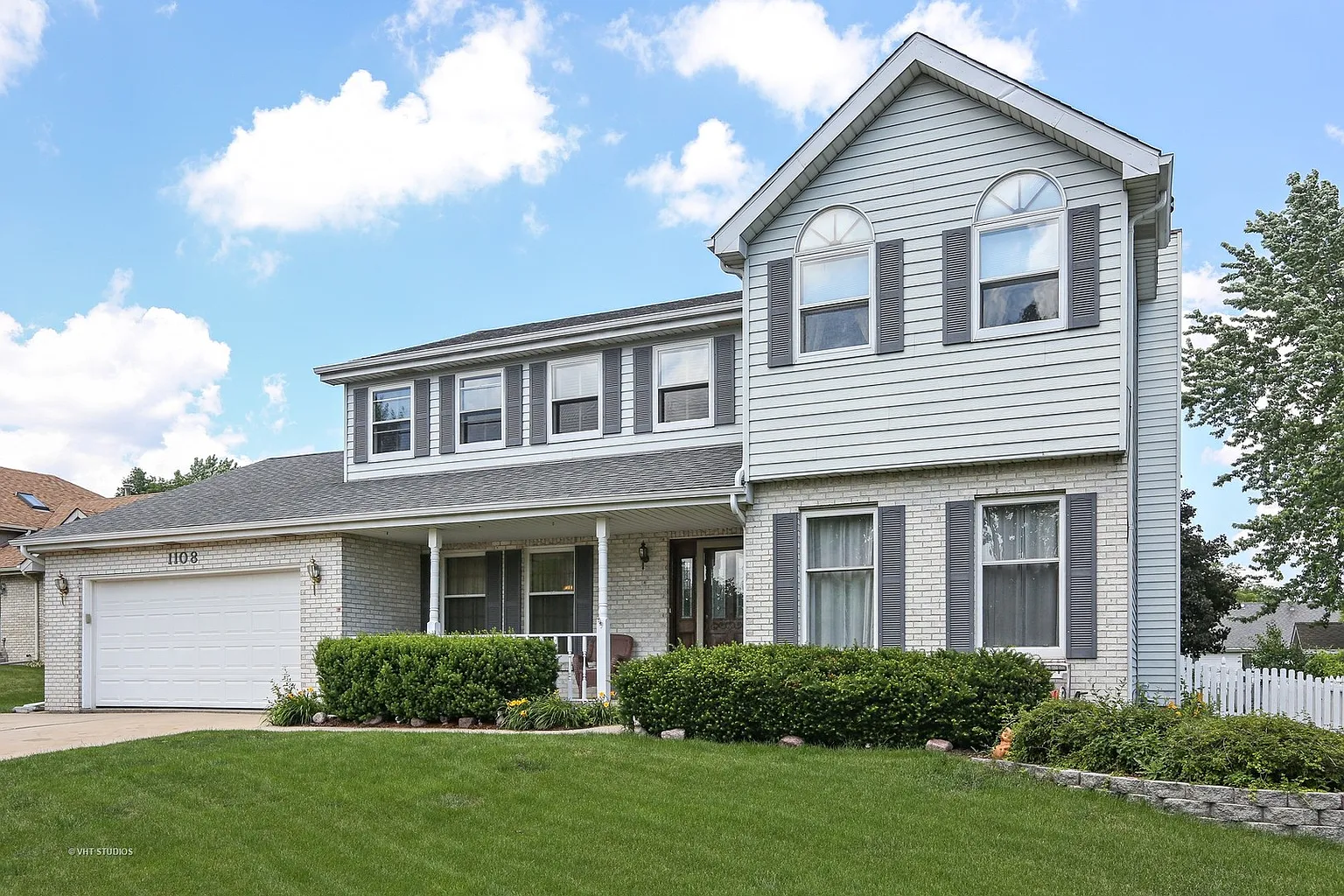 1108 Windsor Dr photo 1