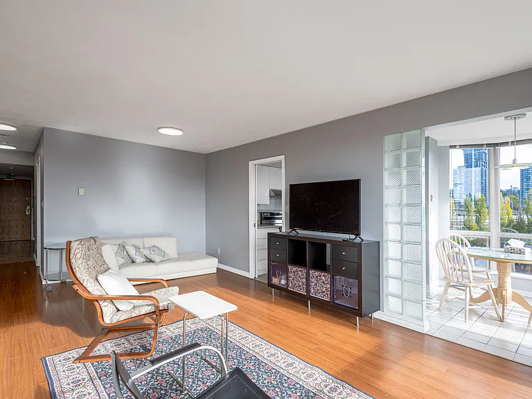9623 Manchester Dr #905 — Photo 6