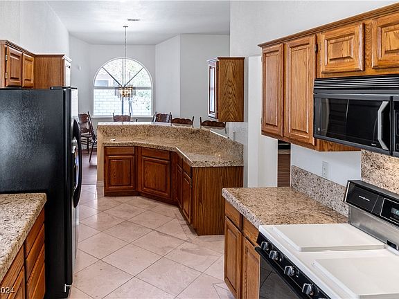 4th image of 9516 Bottle Creek Ln
