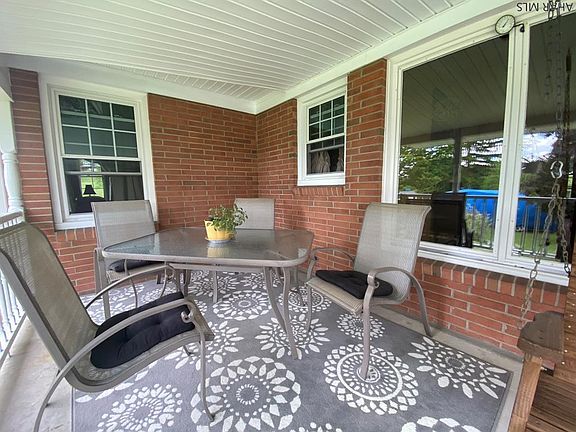 5th image of 271 Arandale St