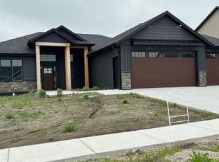 5342 Titanium Dr, Bismarck, ND 58503