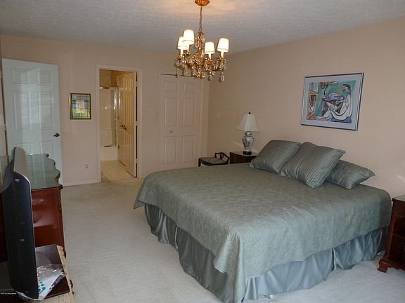 3rd image of 1616 Gardiner Ln APT 204