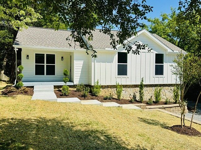 1st image of 604 Debbie Dr