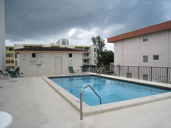 3rd image of 3665 Ne 167th St #3er fl