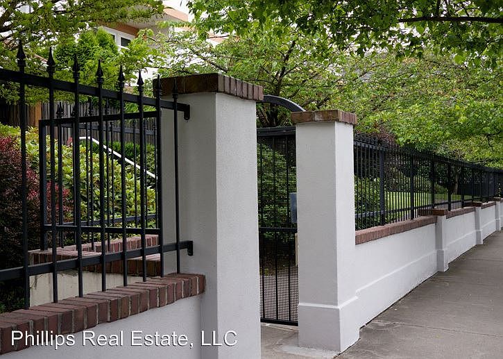 1st image of 11222 Greenwood Ave N APT 204