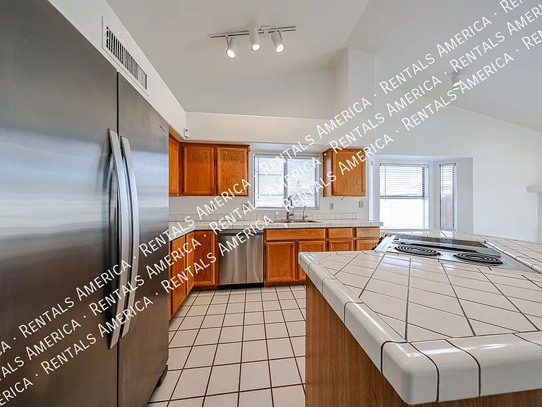 15831 N 6th Ave — Photo 11