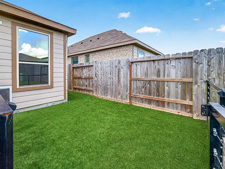 12602 Blue Jay Cove Ln — Photo 48