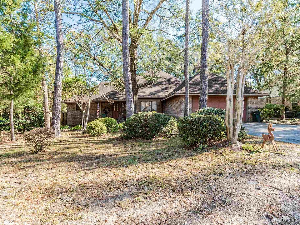 1st image of 113 Wild Oak Dr