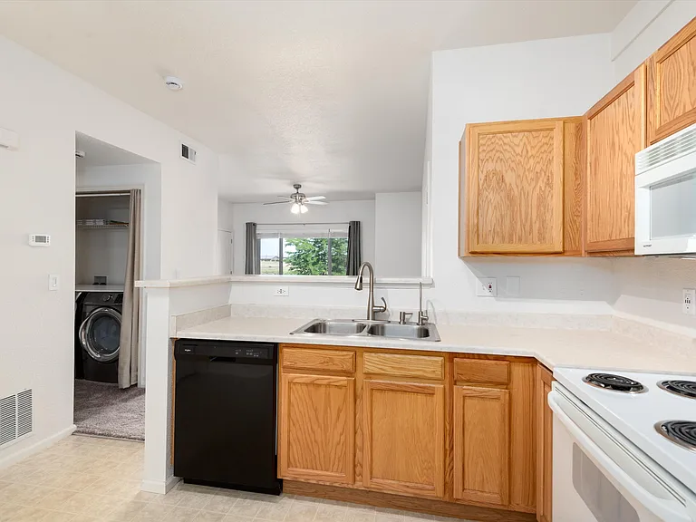 905 S Zeno Way #102 — Photo 15