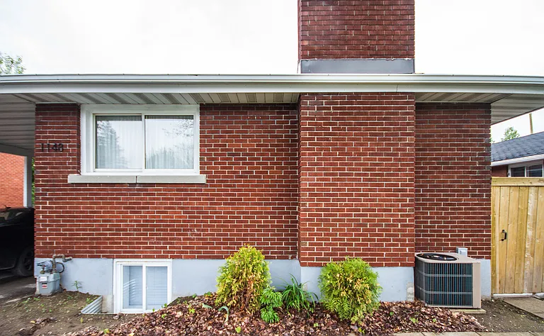 1148 Woodroffe Ave #B — Photo 10