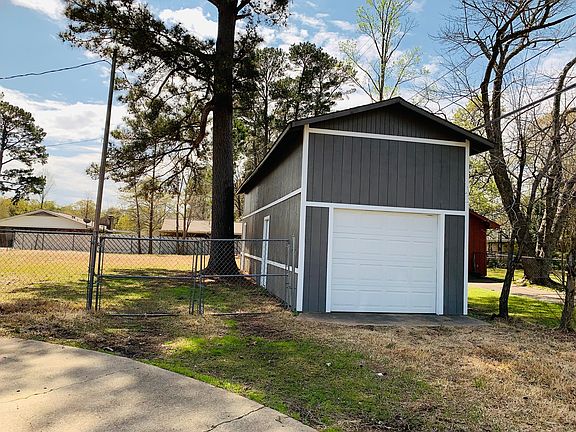 4th image of 2810 Osage Ave