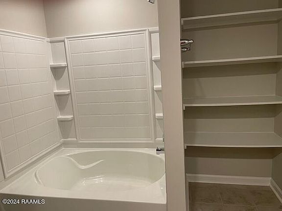 3rd image of 505 Broussard Hill Dr