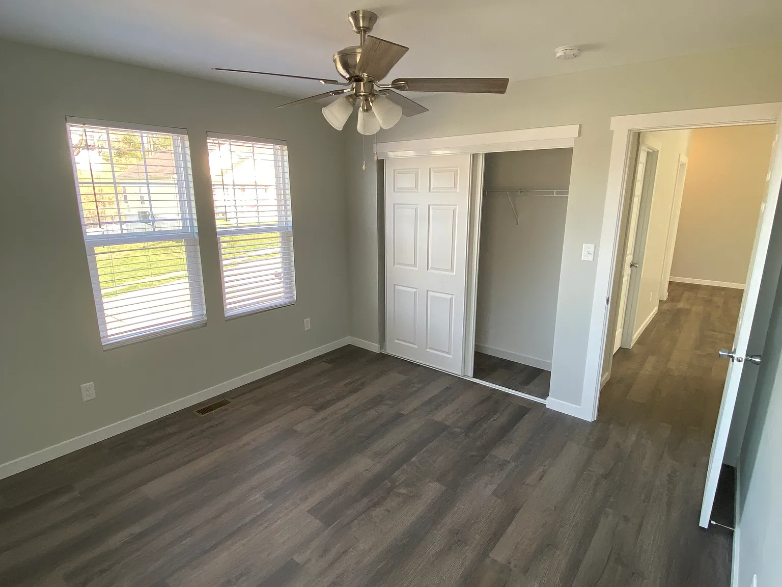 2 bed, 1200 sqft, $2,100 — Photo 3