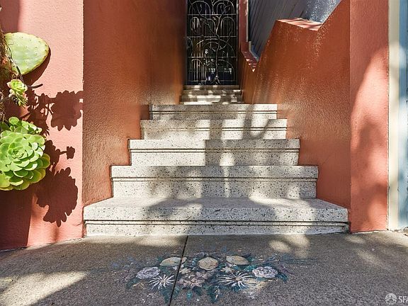 4th image of 271 Missouri St