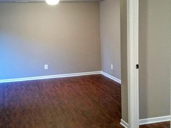 3rd image of 2428 Burbank St