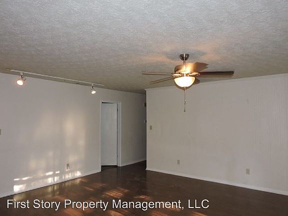 3rd image of 2020 Ermine Dr