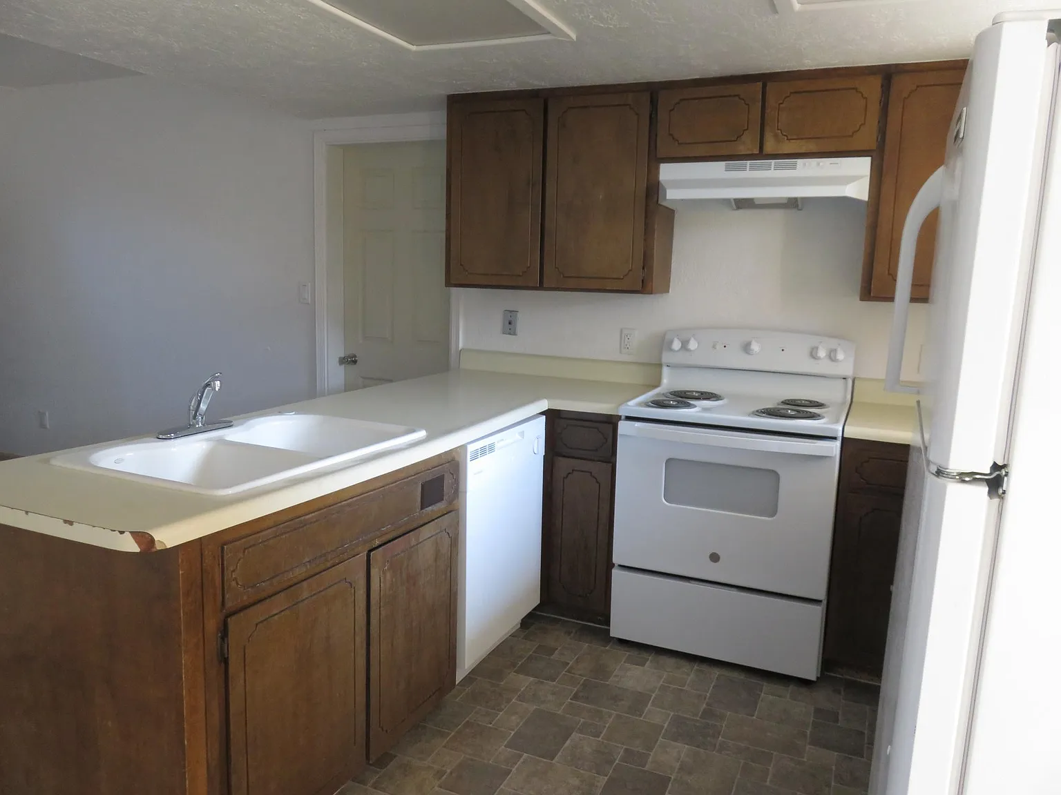 3 bed, 1293 sqft, $1,375 — Photo 4