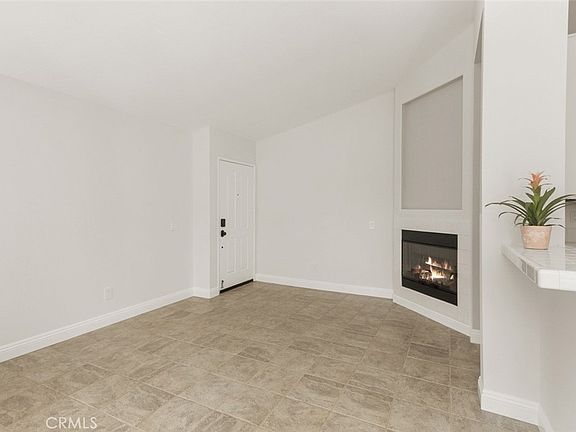 3rd image of 16 Chaumont Cir