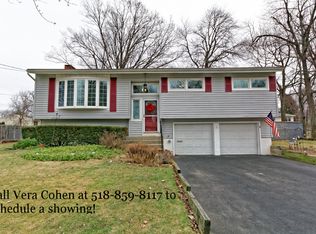 2 Bick Ln, Albany, NY 12205
