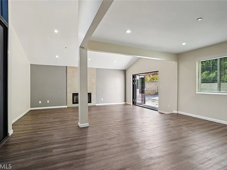 17465 Tuscan Dr — Photo 7