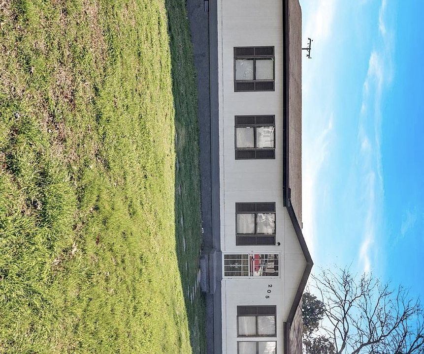 1st image of 205 Greenbranch Ct