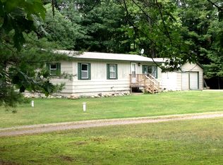 12200 S Pineview Cir, Suring, WI 54174