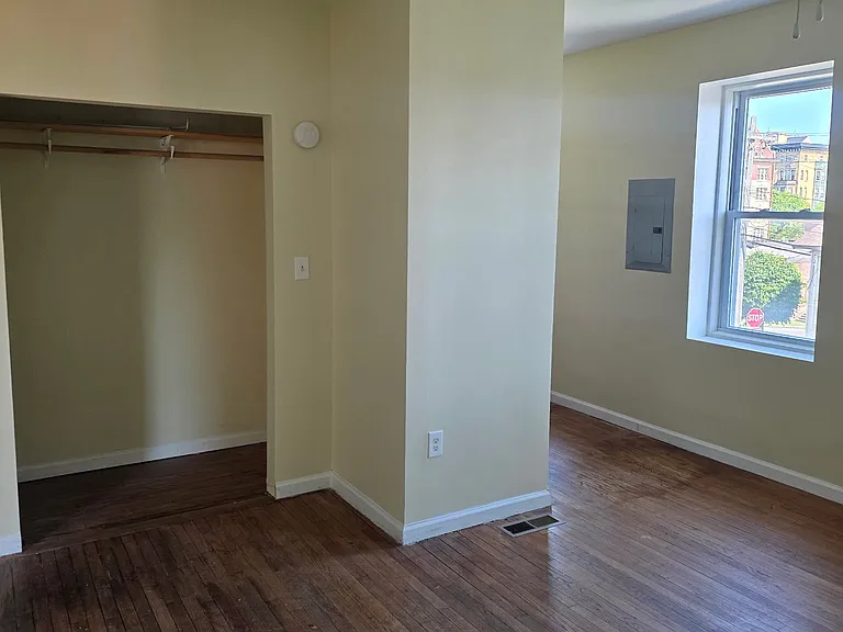 635 E Willow St #2 — Photo 6