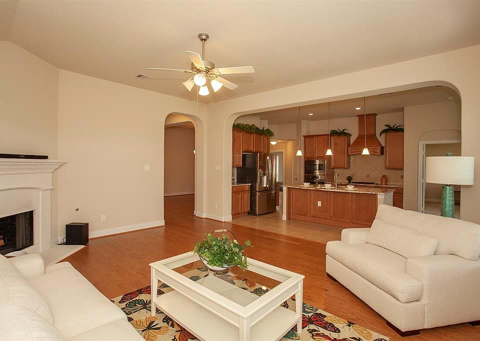 1st image of 43 E Wading Pond Cir