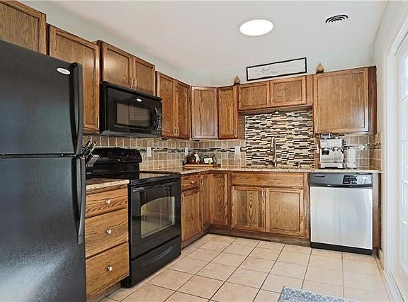 4th image of 6417 W 80th St