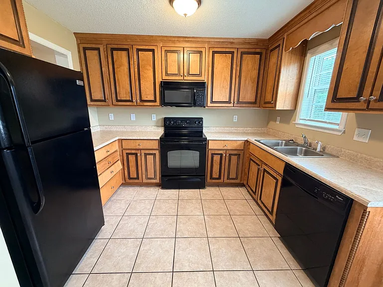 2705 Pineview Dr #A — Photo 7
