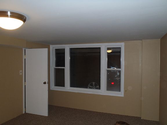4th image of 414 Victoria Dr