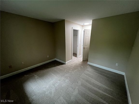 5th image of 3800 Rosemont Blvd APT 116D