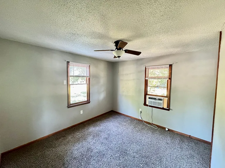 414 N Mulberry St — Photo 4